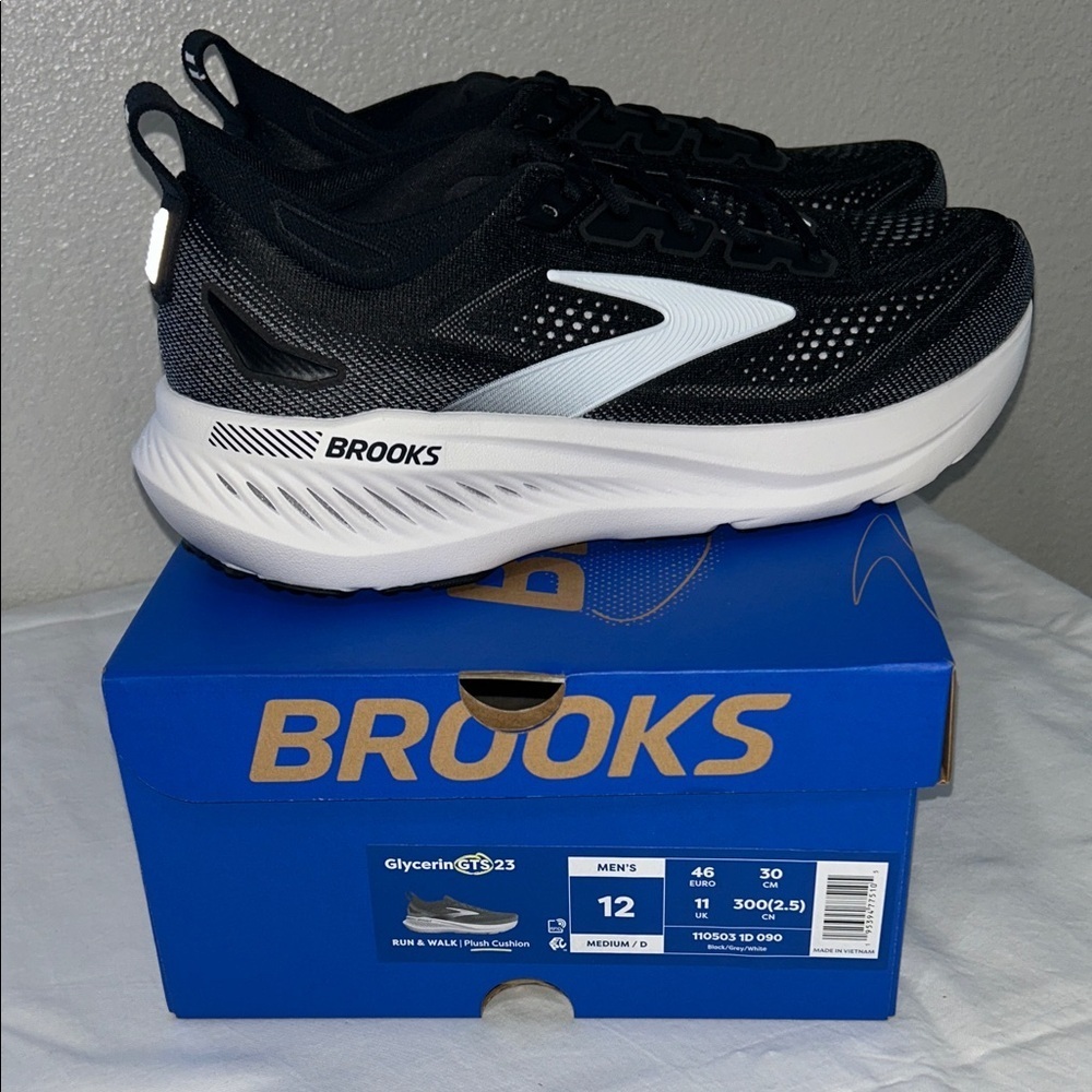 Brooks Men's Black and White Running Shoes - Picture 4 of 10